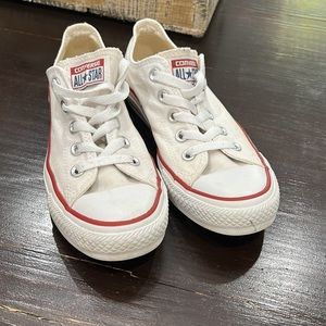 Women’s converse size 6